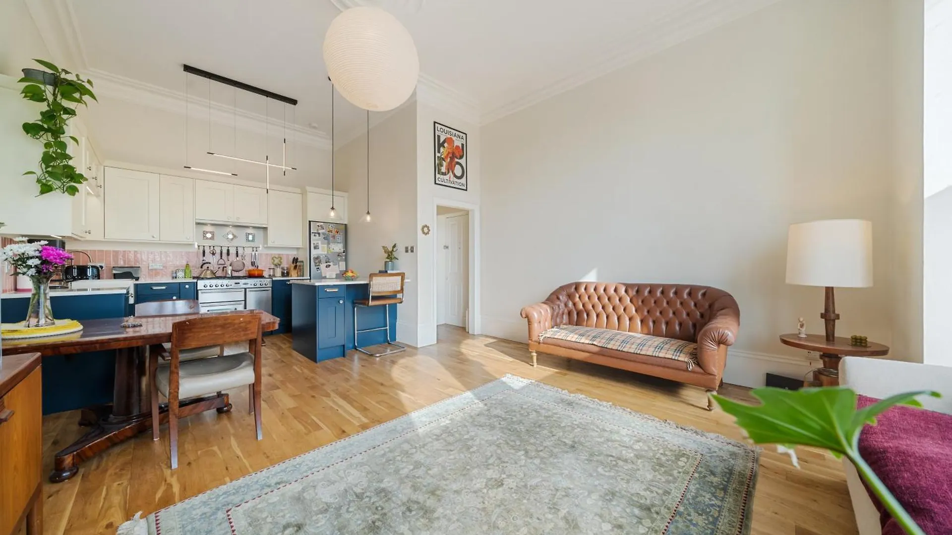 Spacious & Luxurious 2-Bedroom Edwardian Apartment London