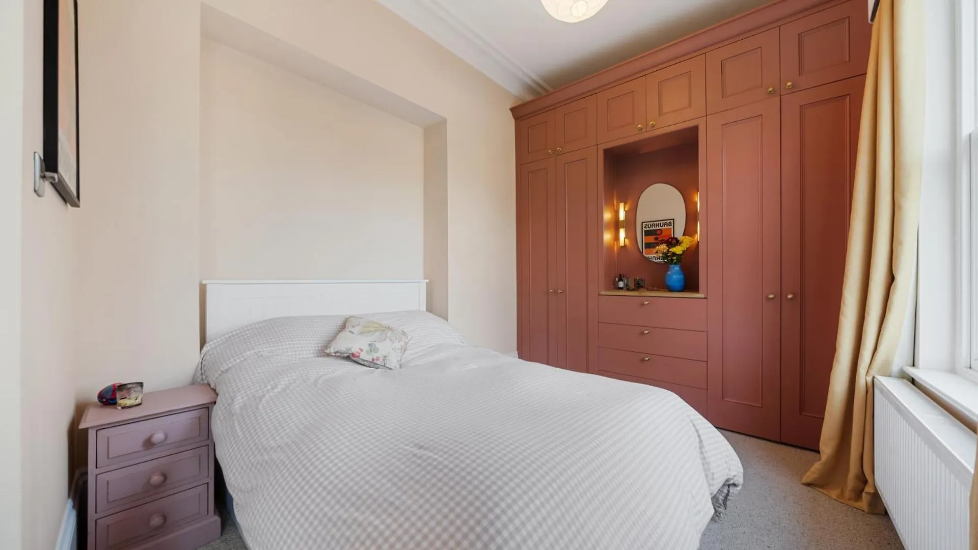 Spacious & Luxurious 2-Bedroom Edwardian Apartment London United Kingdom