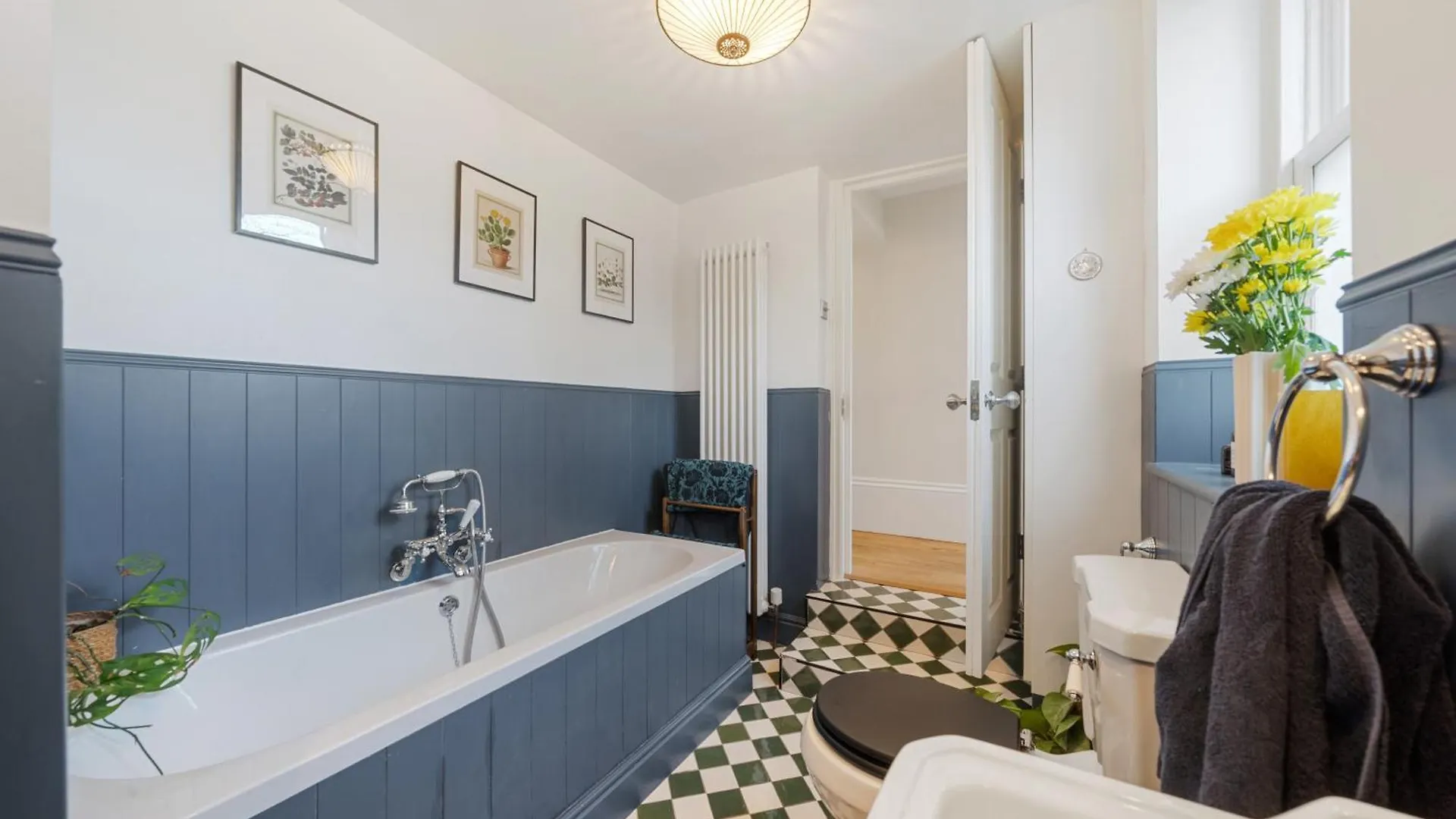 Spacious & Luxurious 2-Bedroom Edwardian Apartment London 0*,