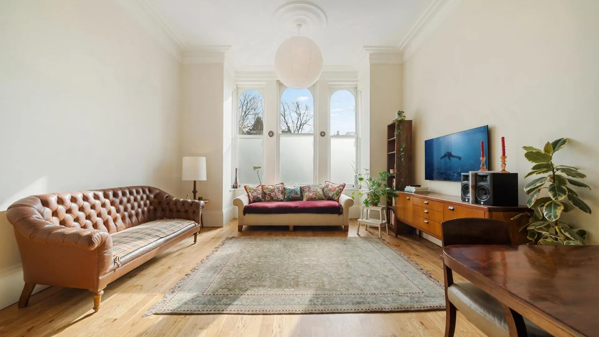 Spacious & Luxurious 2-Bedroom Edwardian Apartment London United Kingdom