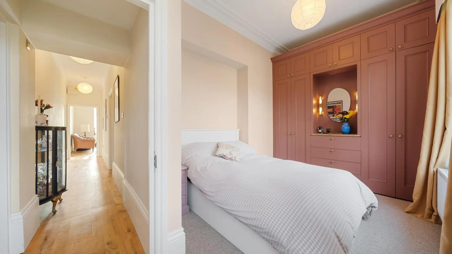Spacious & Luxurious 2-Bedroom Edwardian Apartment contacts